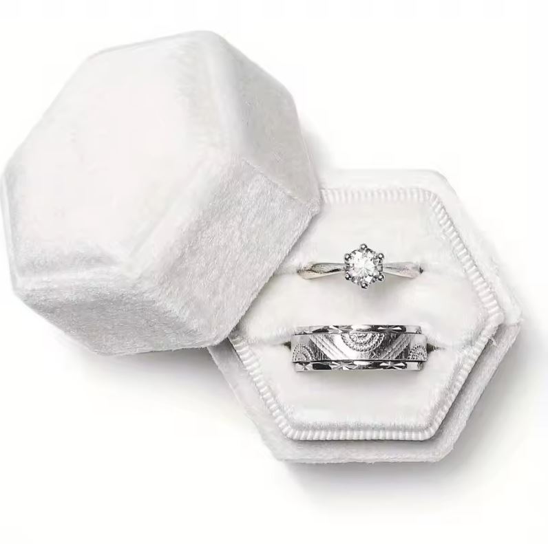 Boite à alliances en velours