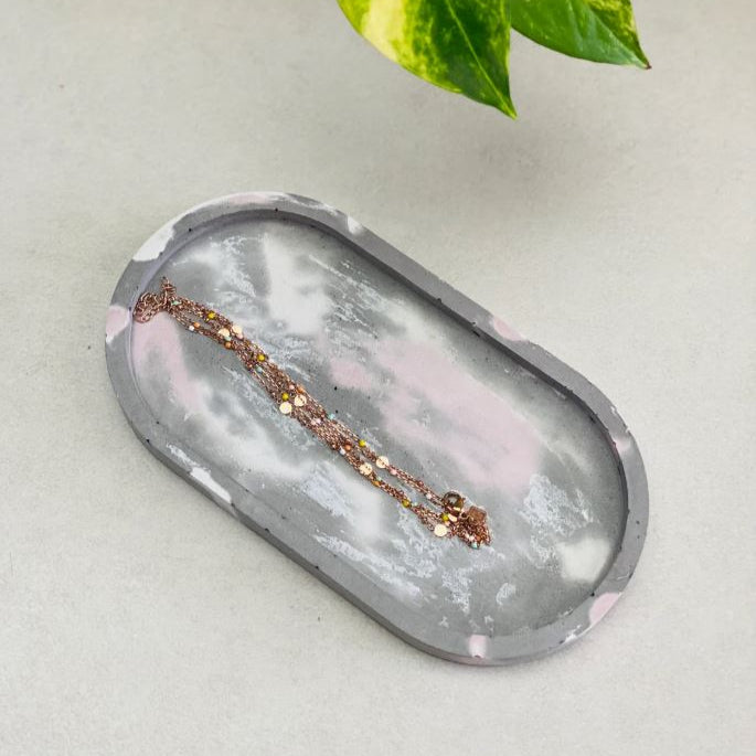 Plateau vide-poche nuances de gris en jesmonite