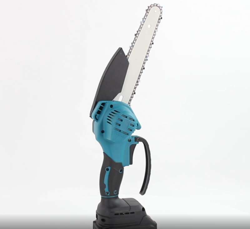 Tronçonneuse à Batterie - Découpe du Bois Simplifiée !