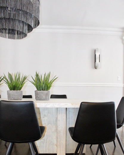 Applique Murale Melange Elongée en Albâtre - Design Élégant avec Détails en Laiton