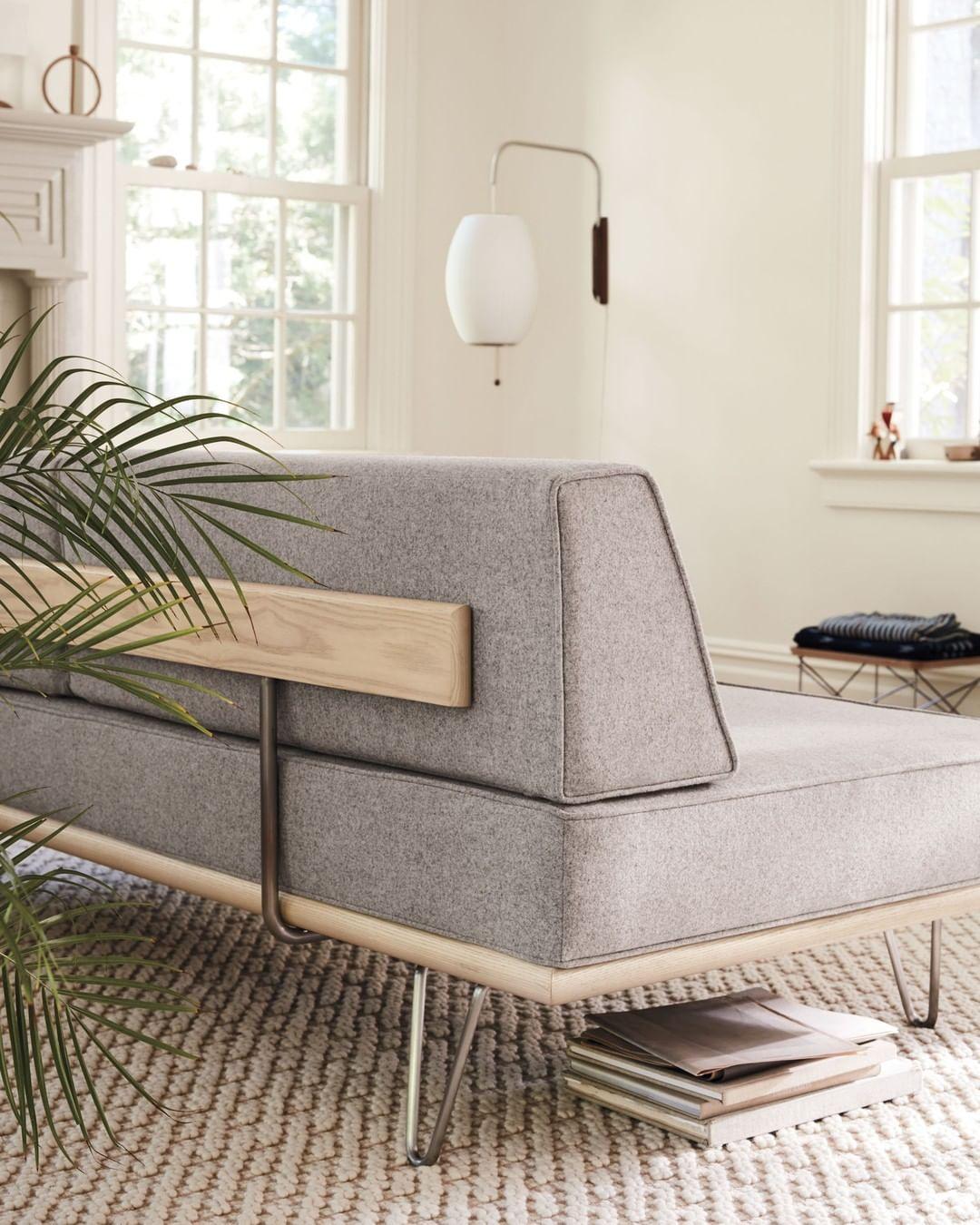 Applique Murale Nelson - Design Moderne Mi-Siècle en Noyer et Métal