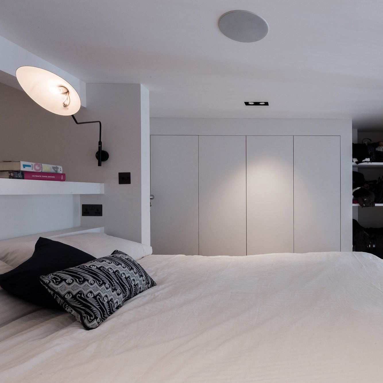 Applique Murale à Bras Unique Mouille-Inspirée – Design Moderne et Flexible