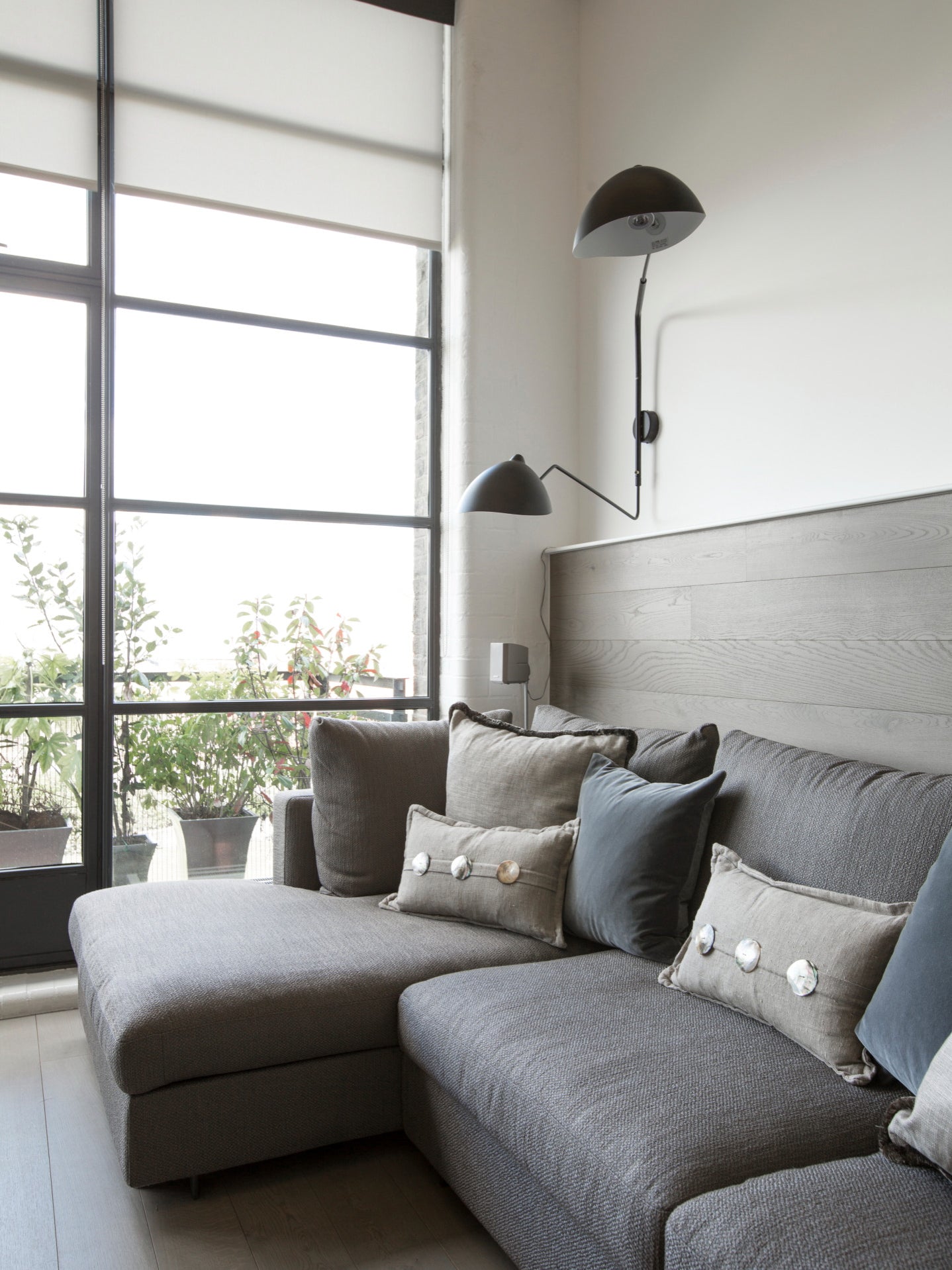 Applique Murale à Bras Unique Mouille-Inspirée – Design Moderne et Flexible