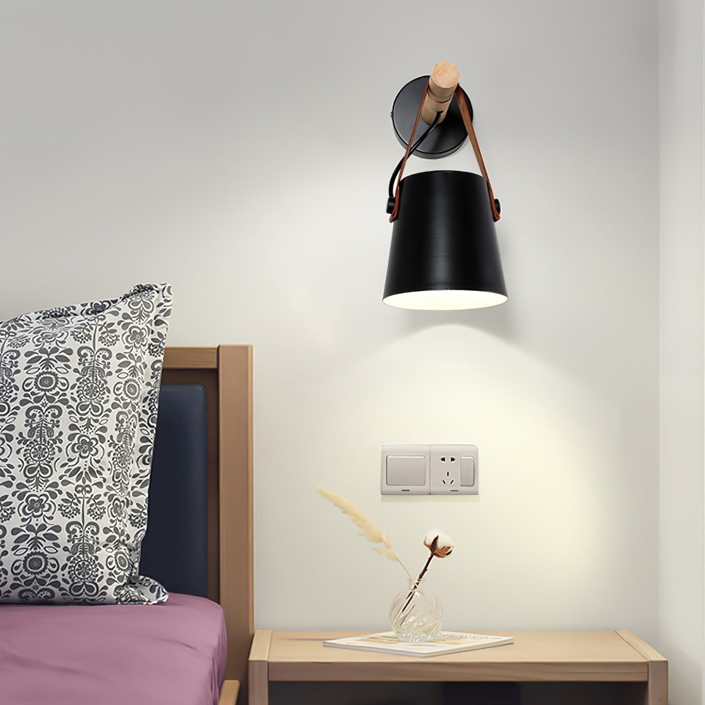 Applique Murale Scandinave en Bois et Cuir – Design Élégant avec Lumière LED Efficace