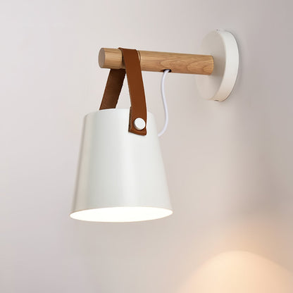 Applique Murale Scandinave en Bois et Cuir – Design Élégant avec Lumière LED Efficace