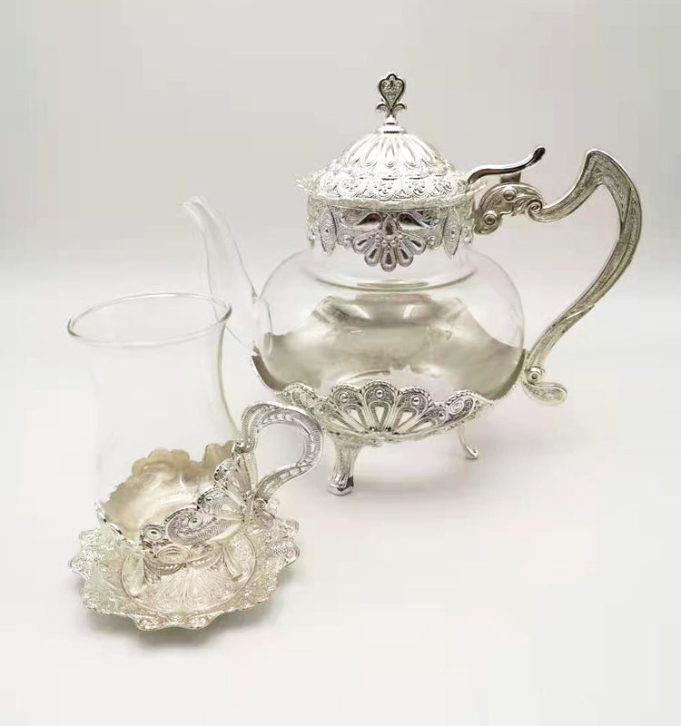 Théière marocaine en verre et en zinc