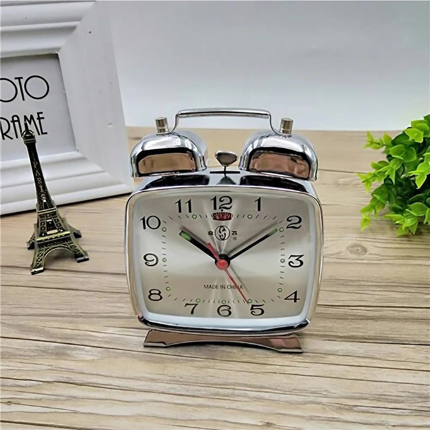 Ancien réveil mécanique