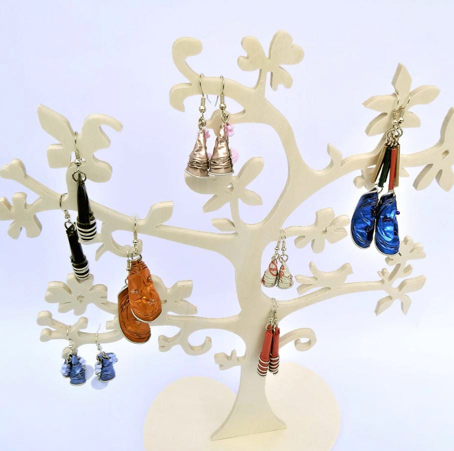 Arbre à bijoux hellébore en bois