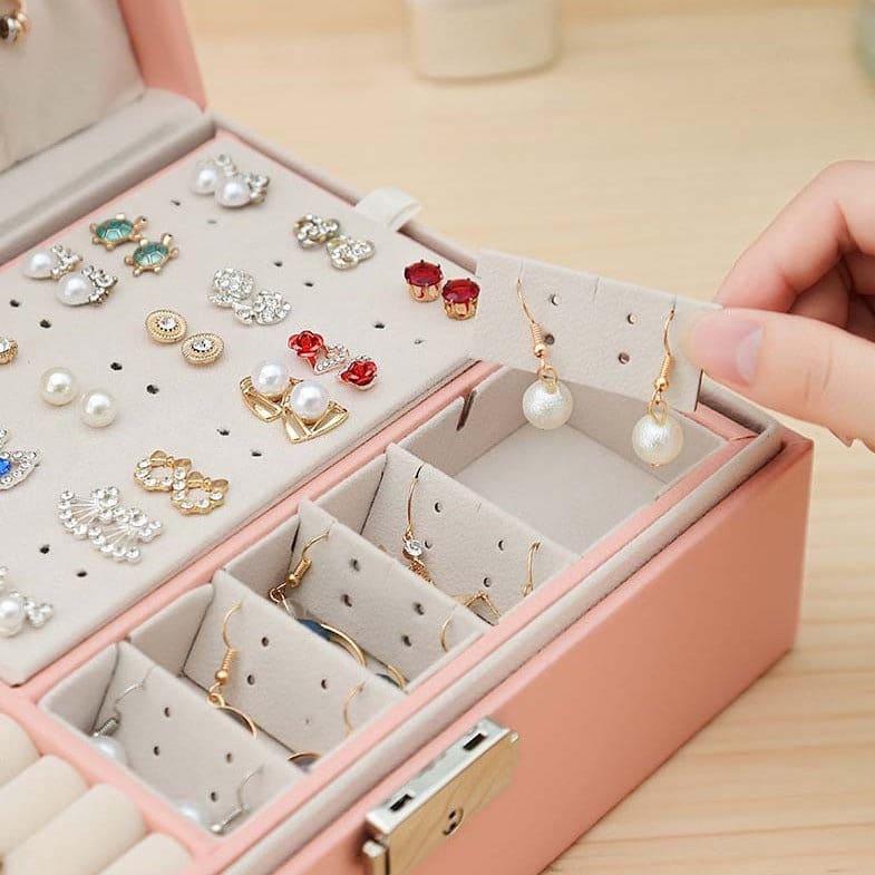 Boîte à bijoux en cuir avec serrure