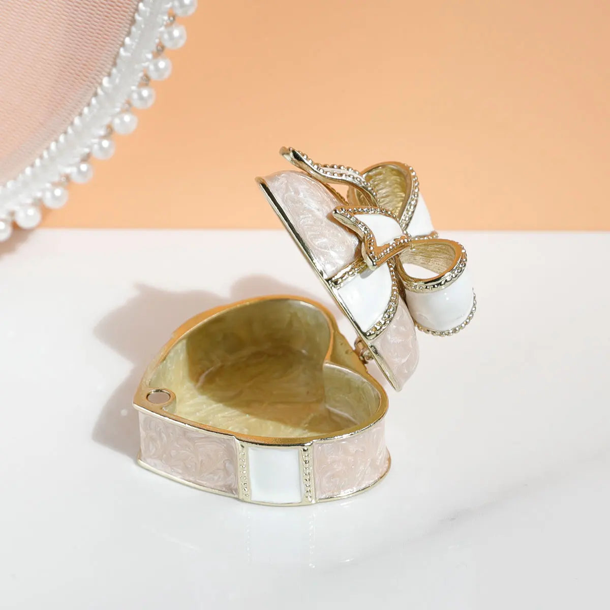 Boîte à bijoux vintage en forme de cœur