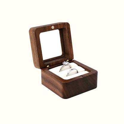 Boîte porte-alliance vintage en bois