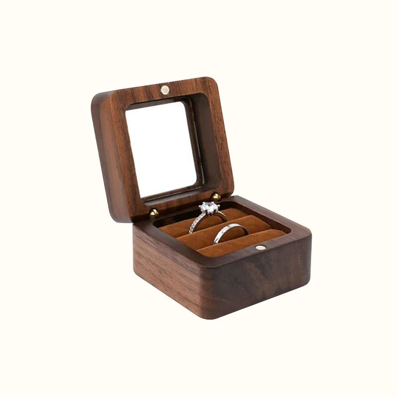 Boîte porte-alliance vintage en bois