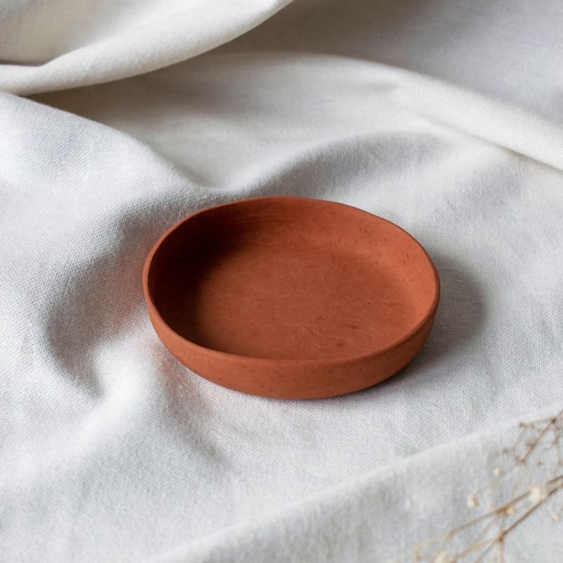 Coupelle à bijoux éco-responsable en jesmonite et feuilles