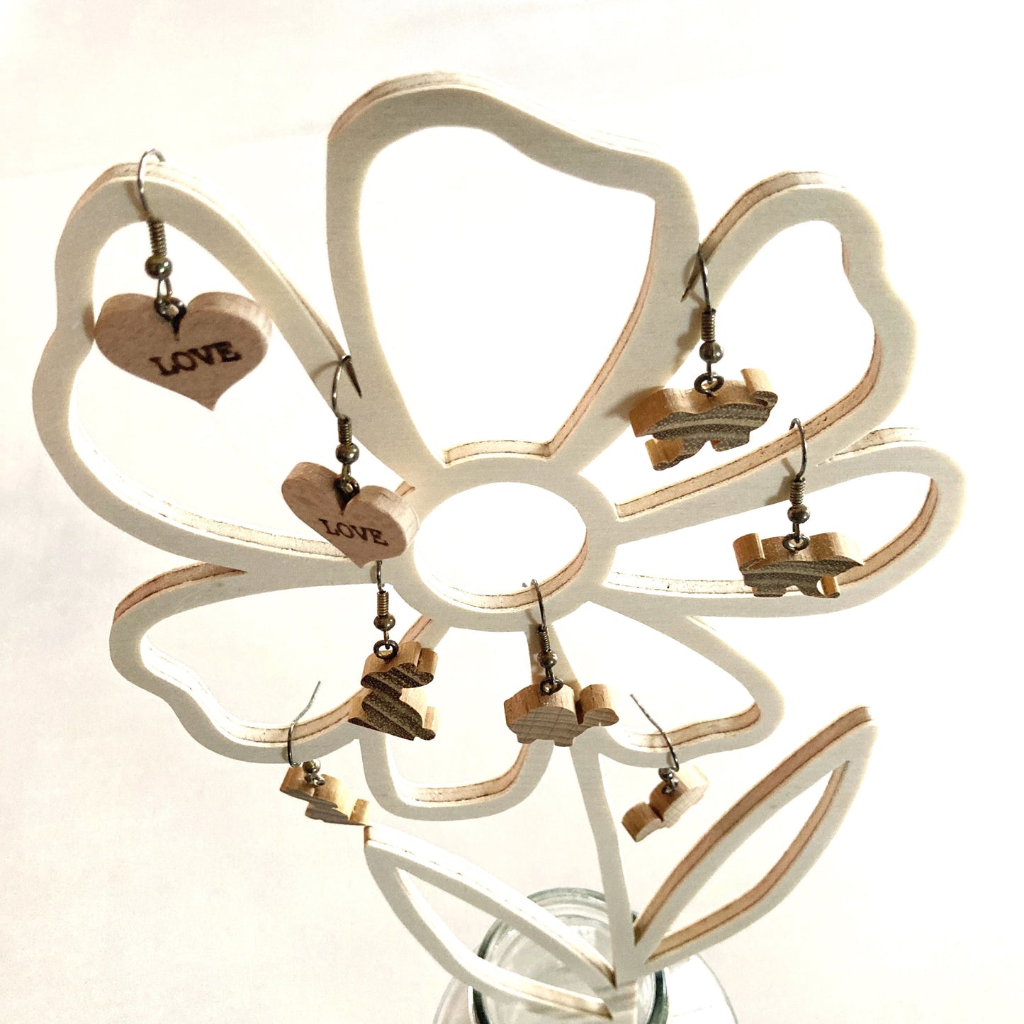 Fleur à bijoux en bois