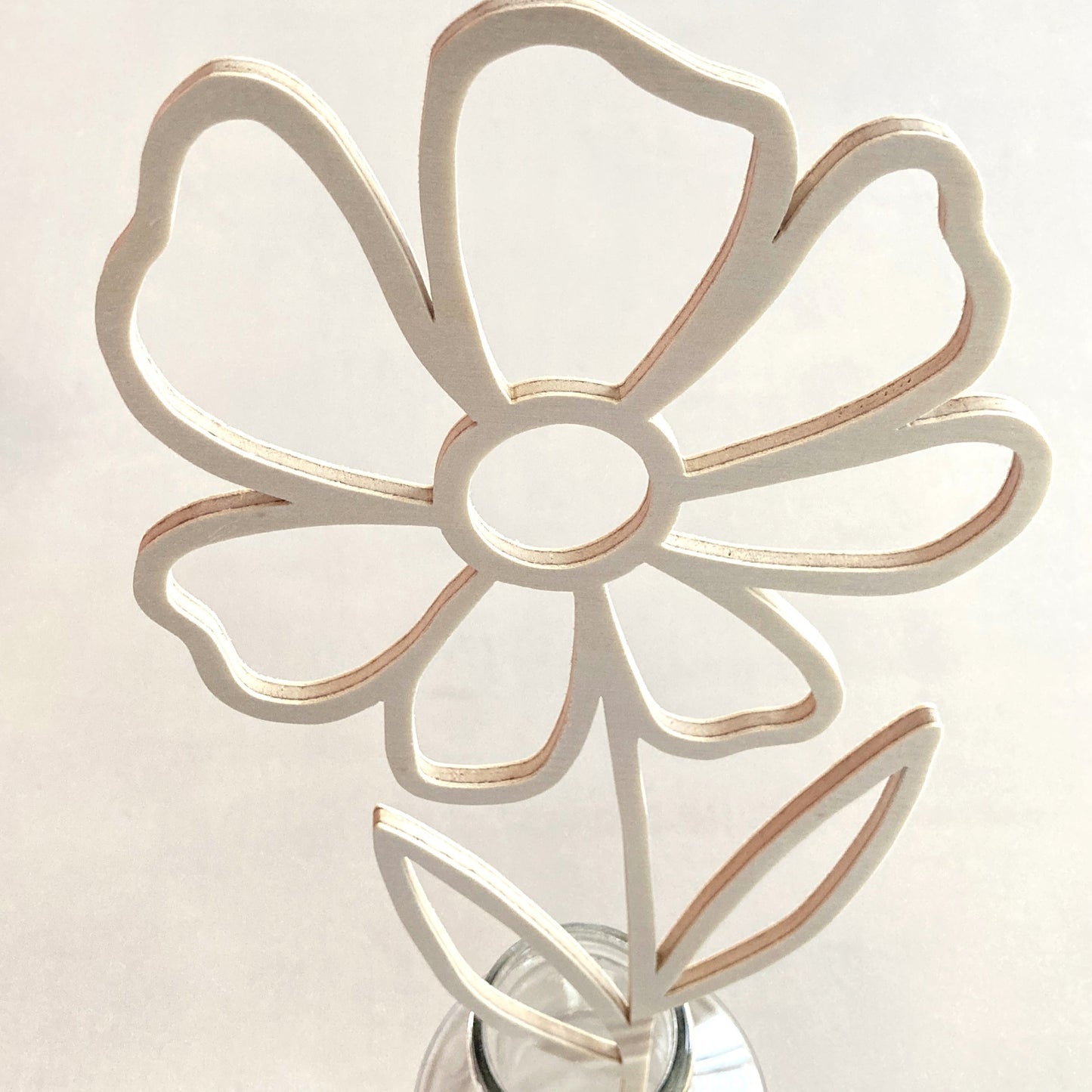 Fleur à bijoux en bois