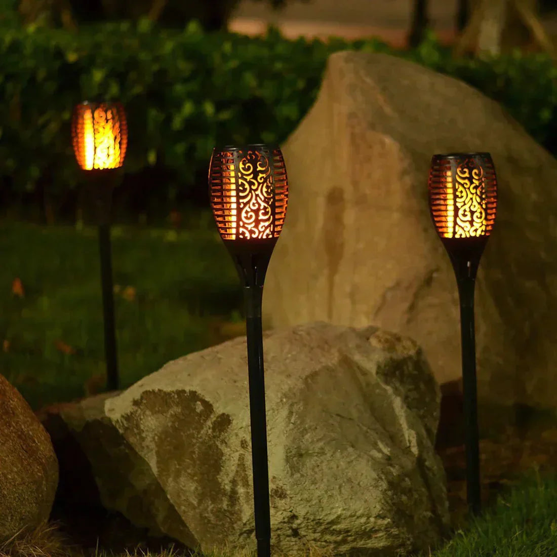 Torche Solaire Extérieure – Éclairage LED Effet Flamme Résistant aux Intempéries pour Jardin et Terrasse