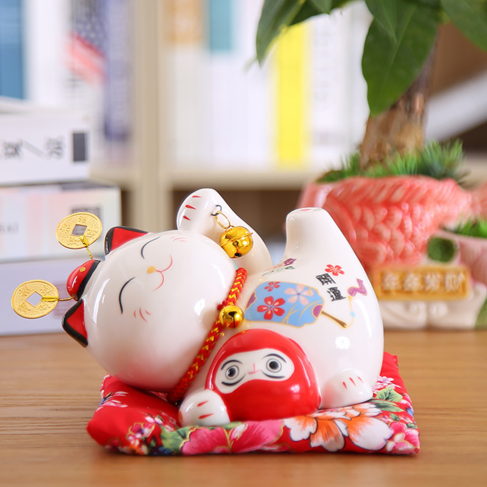 Maneki Neko Tirelire ’Daruma’ - Allongé