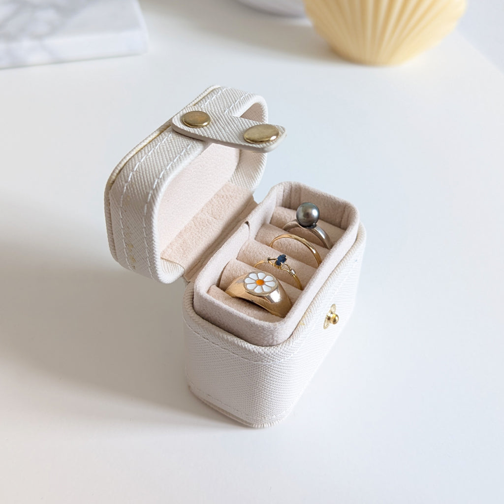 Petite boîte de voyage pour bagues
