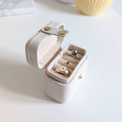 Petite boîte de voyage pour bagues