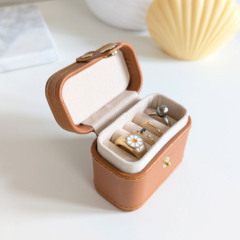 Petite boîte de voyage pour bagues