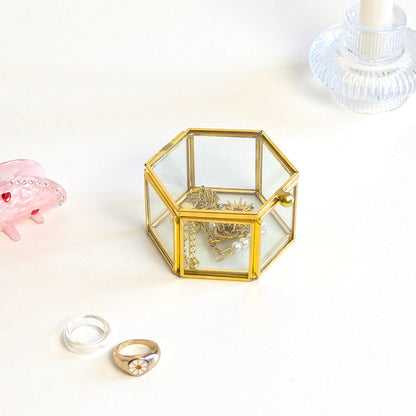 Petite boîte à bijoux en verre et laiton