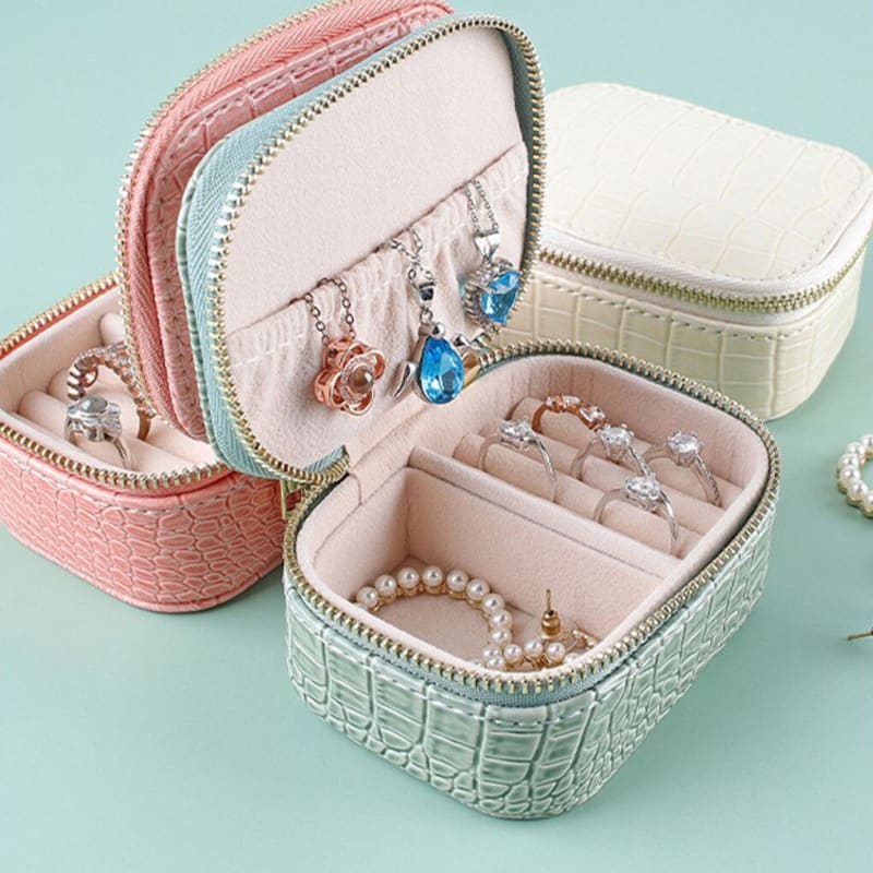 Petite trousse à bijoux de voyage cuir