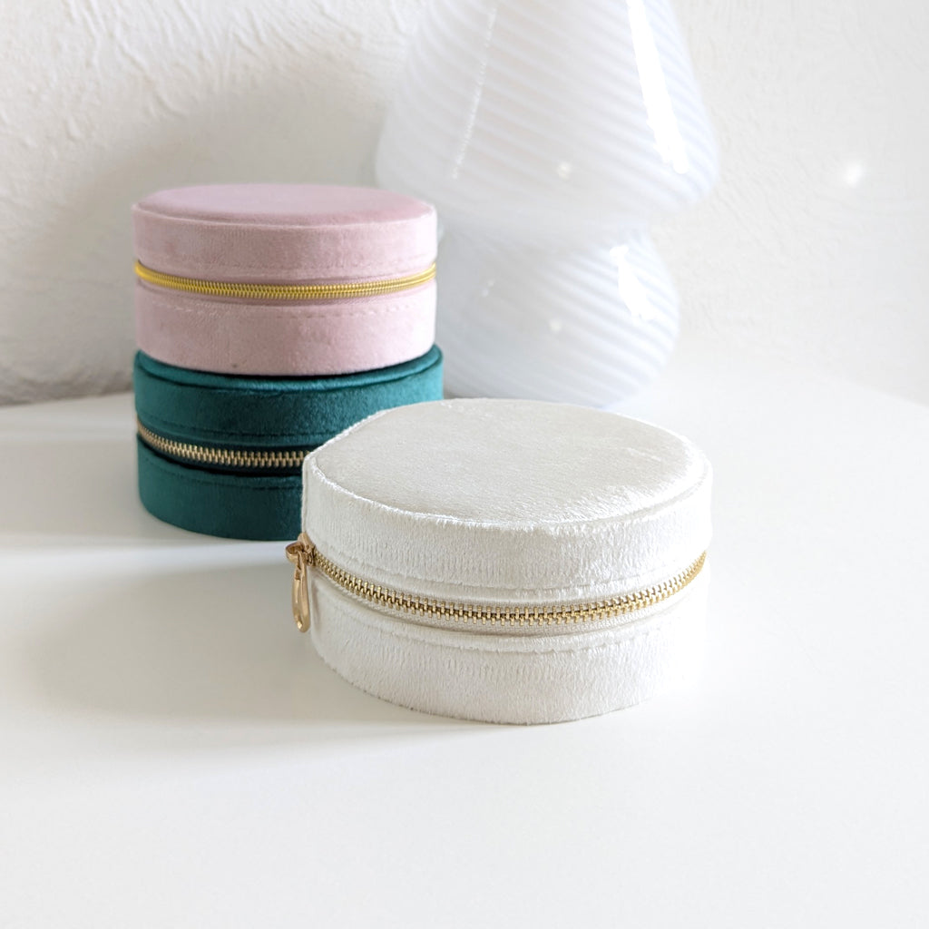 Petite trousse à bijoux ronde en velours