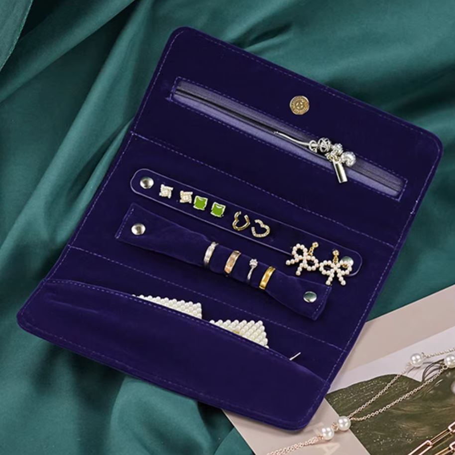 Pochette en velours pour bijoux