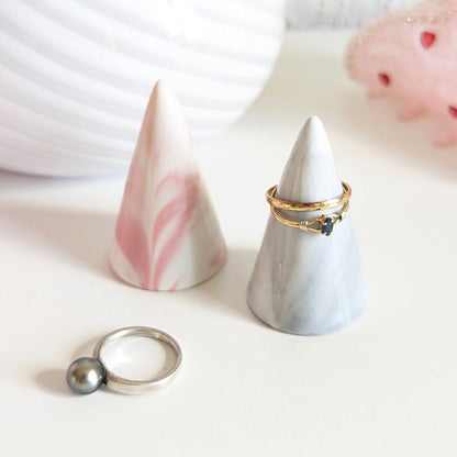 Porte bague cône marbre