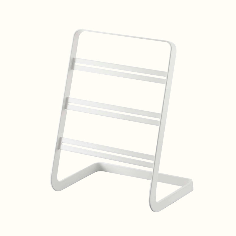 Porte-bijoux design scandinave en métal