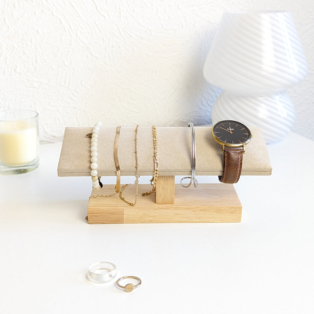 Support bracelets inclinés en bois