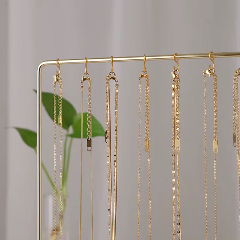 Porte colliers design en bois et métal