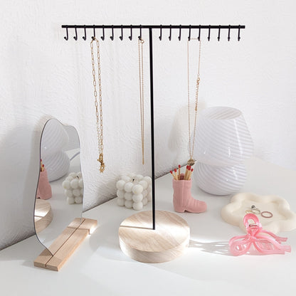 Présentoir à colliers en bois et métal