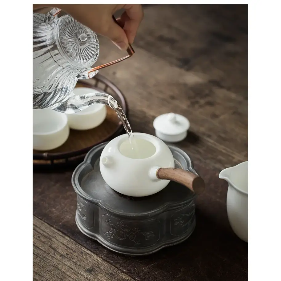 Théière en porcelaine avec filtre