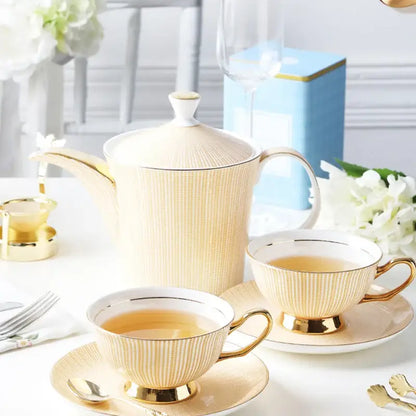 Théière en porcelaine moderne