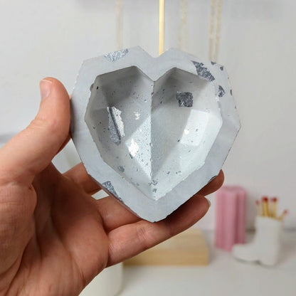 Vide poche coeur brillant en béton