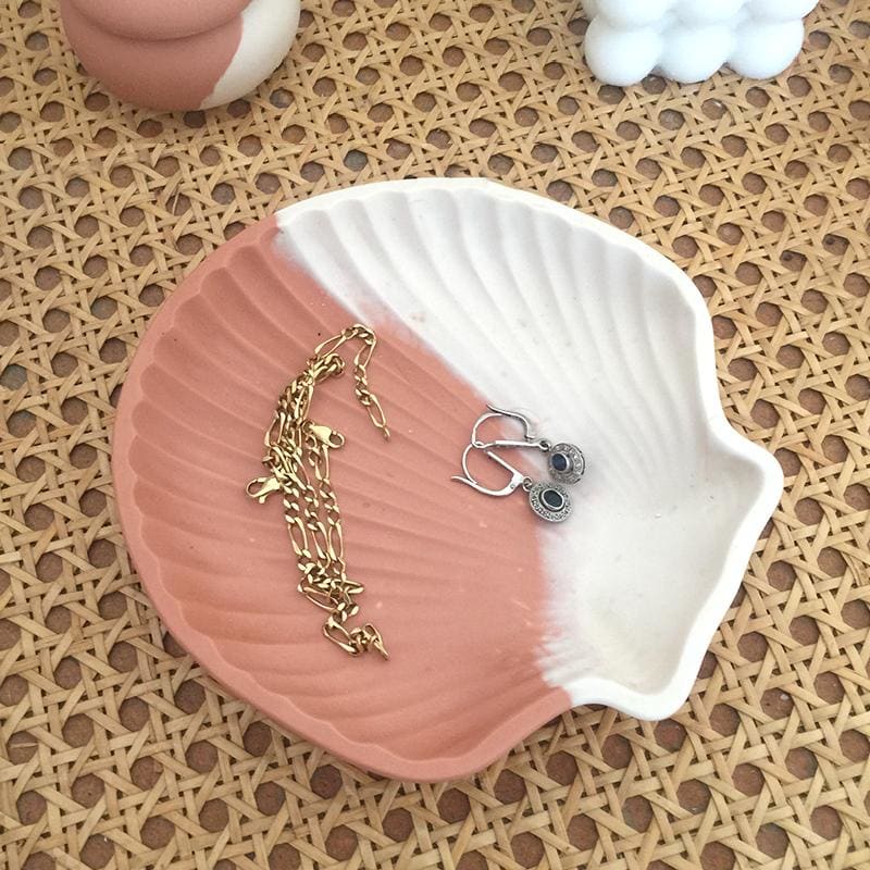 Vide poche coquillage bicolore terracotta et blanc en jesmonite