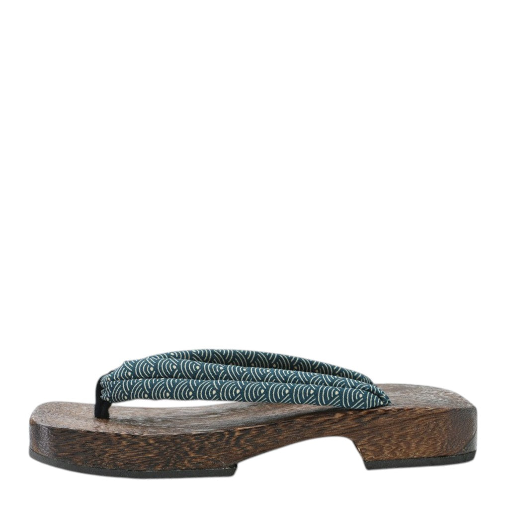 Tong japonaise en bois