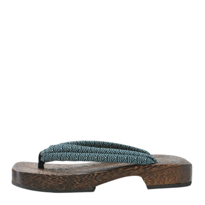 Tong japonaise en bois