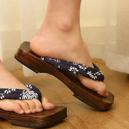 Tong japonaise en bois